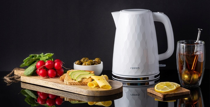 Biały Czajnik elektryczny RAVEN EC025B 1,7 l 2200W