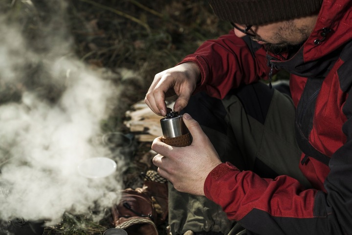 HELIKON TURYSTYCZNY MŁYNEK DO KAWY RĘCZNY 50gr pojemności CAMP podróżny
