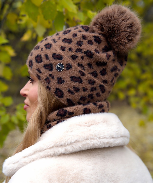 Czapka zimowa damska ciepła z POMPONEM beanie MODNA w panterkę Polska Print