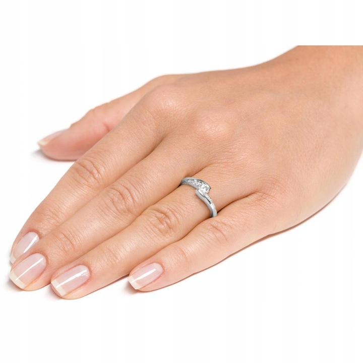 SREBRNY PIERŚCIONEK Z BIAŁYM OCZKIEM CYRKONIE SREBRO PRÓBY 925