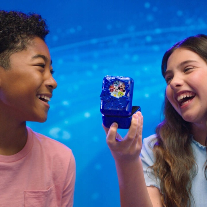 BITZEE DISNEY INTERAKTYWNE CYFROWE POSTACIE Z BAJEK HOLOGRAM WIRTUALNY