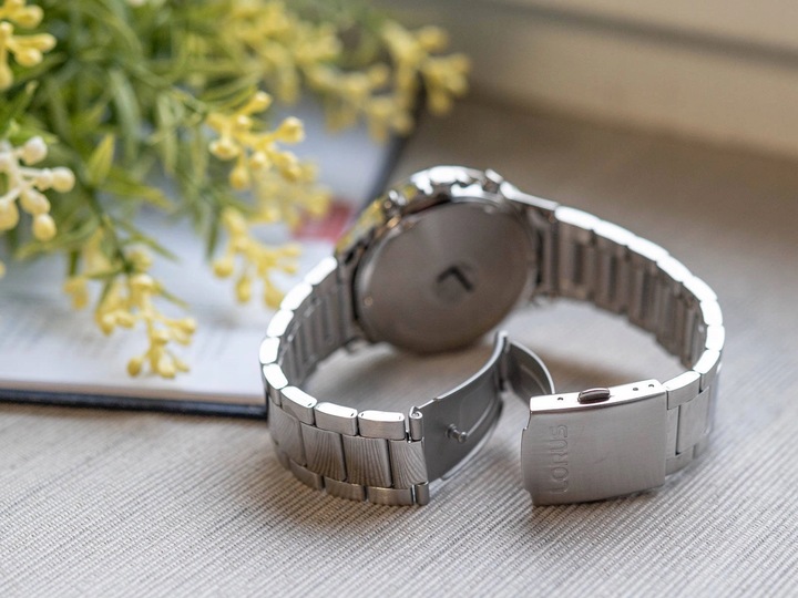 MĘSKI ZEGAREK LORUS RM365HX9 SREBRNY NA BRANSOLECIE CHRONOGRAF DATA 100M