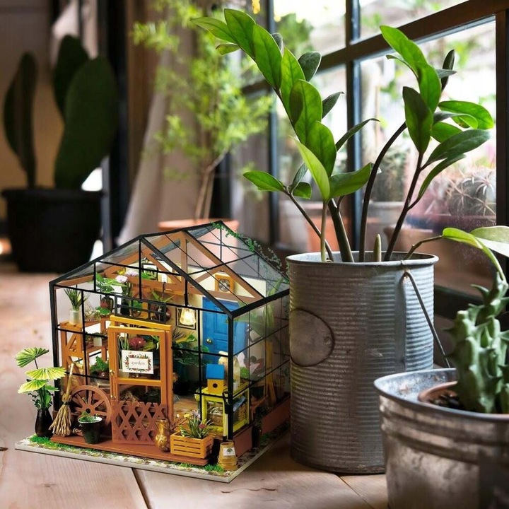 DIY MINIATUROWY DOMEK SZKLARNIA