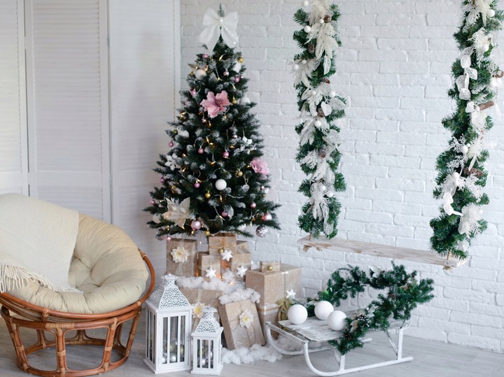 CHOINKA SZTUCZNA 180 CM NA PNIU PIĘKNA SOSNA DIAMENTOWA GĘSTA OŚNIEŻONA