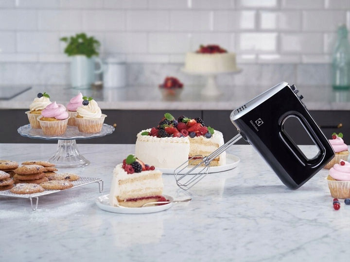 MIKSER ROBOT RĘCZNY KUCHENNY ELECTROLUX 5 BIEGÓW +4 KOŃCÓWKI 450W CZARNY