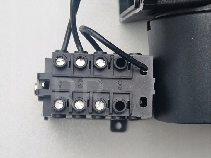 WYŁĄCZNIK włącznik SILNIK 1 faz. 230V KOA2Y KEDU jednofazowy przekaźnik JD4