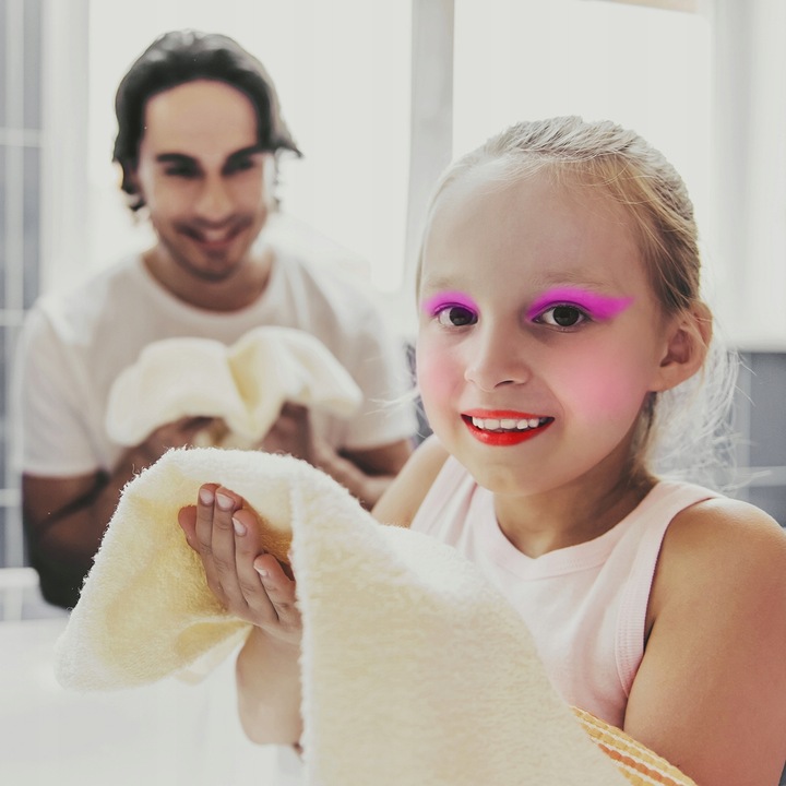 KUFEREK KOSMETYKÓW ZESTAW DO MAKIJAŻU I PAZNOKCI ŚNIEŻYNKA DLA DZIECI