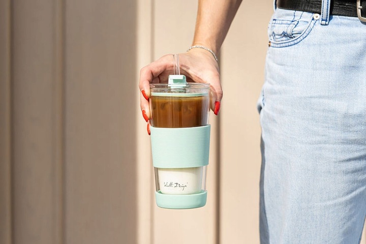 Szklany kubek do kawy ze słomką Vialli Design FUORI 600ml 30428 (miętowy)