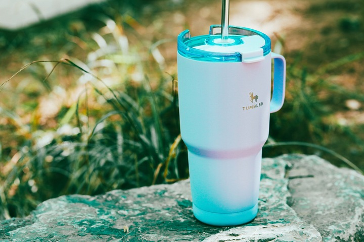 Kubek Termiczny do Auta Ze Słomką Ustnikiem Nieprzeciekający 900ml Termos