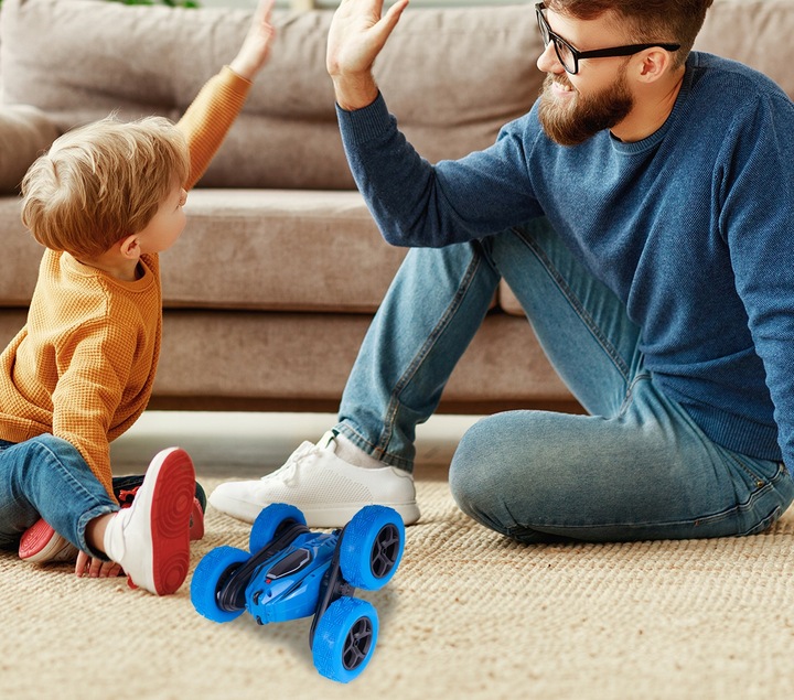 SAMOCHÓD TWISTER 360 ZDALNIE STEROWANY AKROBATA KASKADER AUTO LED PILOT RC