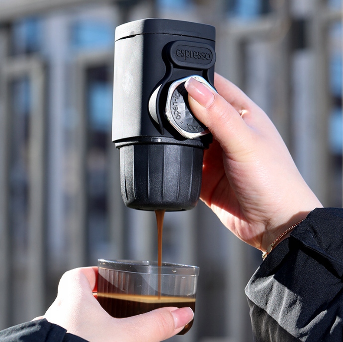Przenośny ręcznie prasowany ekspres do kawy na zewnątrz