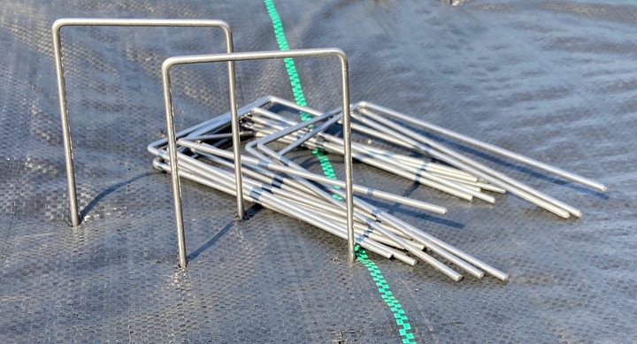 MOCNE METALOWE SZPILKI DO AGROWŁOKNINY AGROTKANINY KOŁKI 25