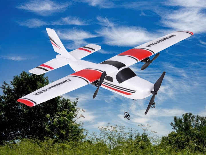 SAMOLOT ZDALNIE STEROWANY LATAJĄCY SZYBOWIEC RC MODEL CESSNA 182 PILOT 2,4
