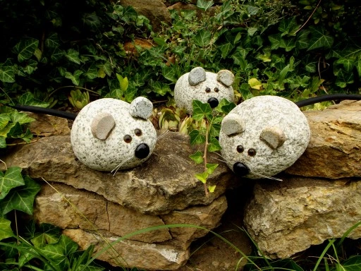 myszka z granitu ozdoba ogród prezent gartdeco1