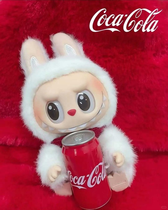 LABUBU COCA-COLA THE MONSTER BRELOK MASKOTKA PLUSZOWA KOLEKCJONERSKA