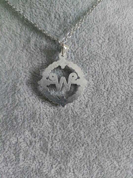 Gotycki Naszyjnik Łańcuszek z Wednesday Addams Serial Goth Filmowy Prezent