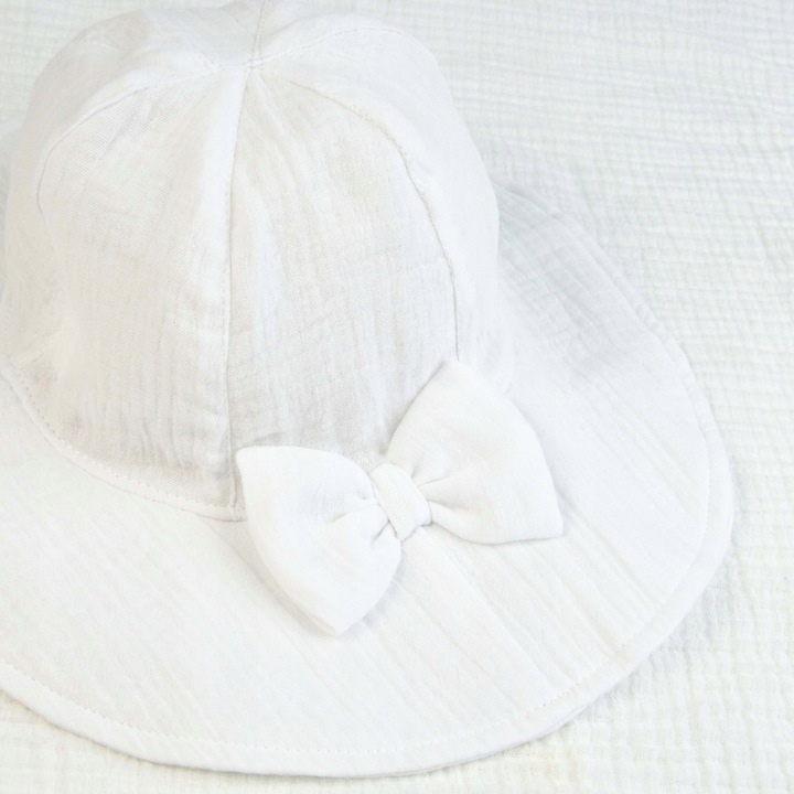 KAPELUSZ MUŚLINOWY Z KOKARDĄ letnia czapka dziecięca dla dziewczynki 48-50