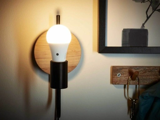 Żarówka LED z czujnikiem zmierzchu i ruchu gwint E27 40W barwa: biały zimny