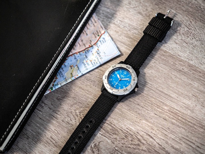 DZIECIĘCY ZEGAREK LORUS RRX91FX9 CZARNY NA PASKU DLA CHŁOPCA NEOBRITE