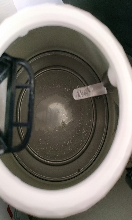 Czajnik elektryczny De'Longhi KBJ 2001.W 2000 W 1,7 l biały