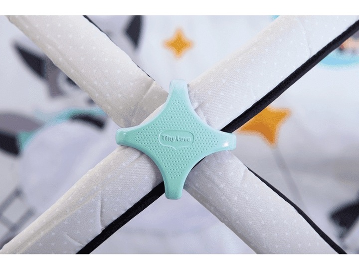 Mata edukacyjna z muzyką pałąk Magiczna Kraina czarno biała dla niemowląt