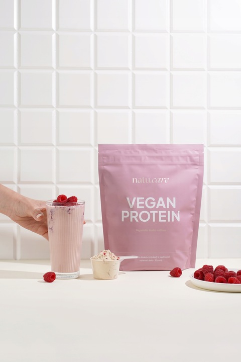 BIALKO WPC KONCENTRAT BEZ LAKTOZY WEGAŃSKIE, BIAŁA CZEKOLADA-MALINA