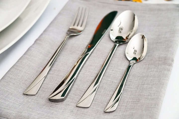 KOMPLET SZTUĆCÓW WALIZKA ZESTAW SZTUĆCE STAL NIERDZEWNA 72EL DLA 12 OSÓB