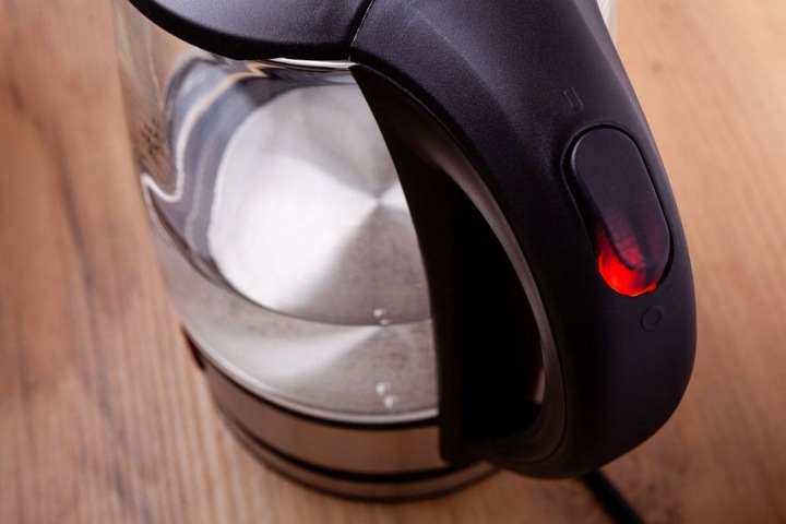 CZAJNIK ELEKTRYCZNY BEZPRZEWODOWY SZKLANY C410 1,2L ELDOM