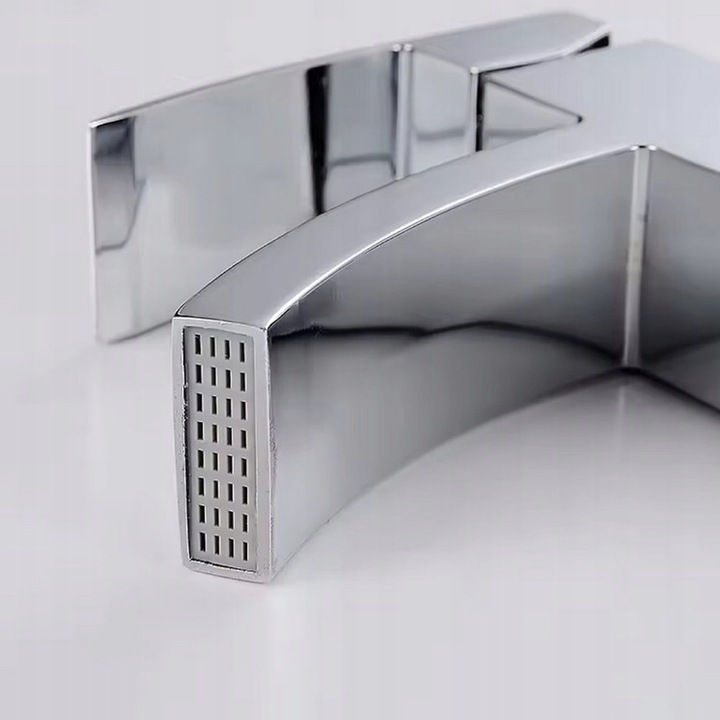 BATERIA UMYWALKOWA KRAN UMYWALKI CHROM NISKA ŁAZIENKOWA CUBIC WODOSPAD