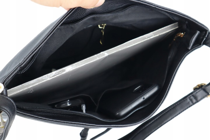 Torebka damska listonoszka klasyczna miękka z długim paskiem pikowana