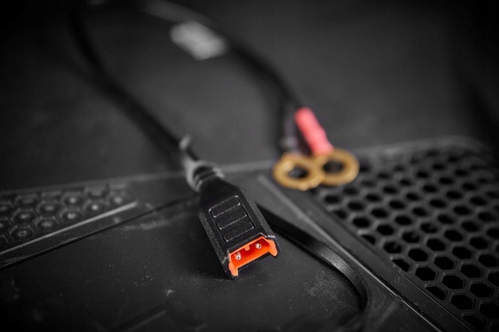 MOCNY PROSTOWNIK DO AKUMULATORÓW SAMOCHODOWY AUTOMATYCZNY ŻEL LCD 6A 6V 12V