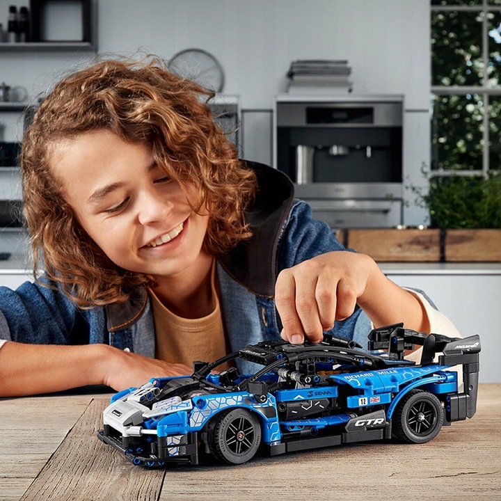 KLOCKI LEGO TECHNIC MCLAREN SENNA GTR SAMOCHÓD AUTO PREZENT