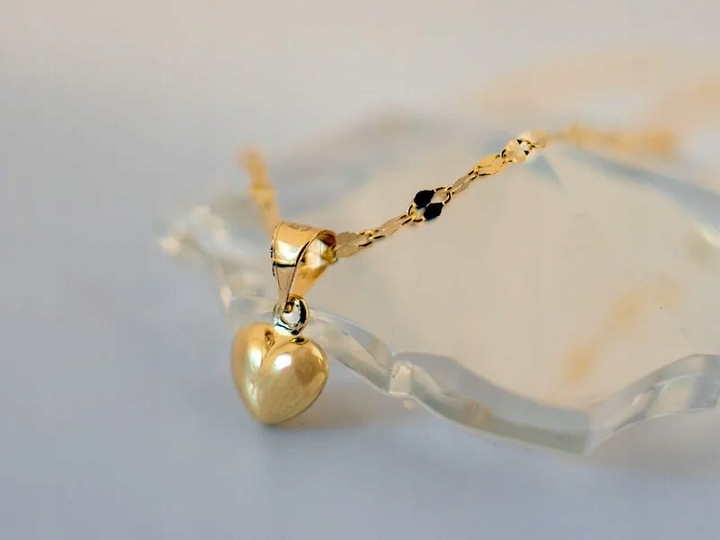 Złoty naszyjnik 585 z delikatnym serduszkiem splot kawa na prezent modny