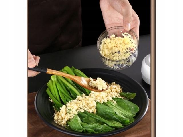 ELEKTRYCZNA SZATKOWNICA DO WARZYW SIEKACZ OWOCÓW ROZDRABNIACZ ELEKTRYCZNY