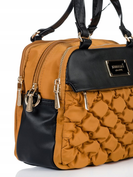 TOREBKA NA RAMIĘ LISTONOSZKA MONNARI PIKOWANA SPORTOWA POJEMNA 3 KOMOROWA