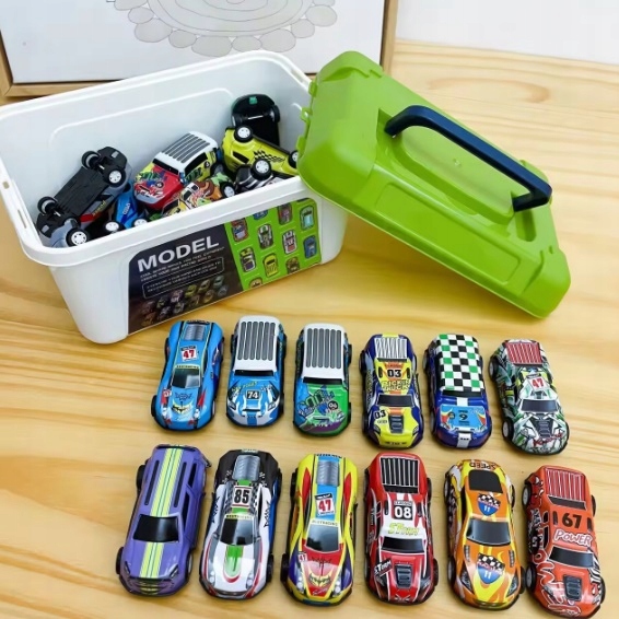 DUŻY ZESTAW SAMOCHODÓW METALOWE RESORAKI w walizce Autka AUTKO Z NAPĘDEM