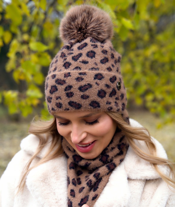 Czapka zimowa damska ciepła z POMPONEM beanie MODNA w panterkę Polska Print