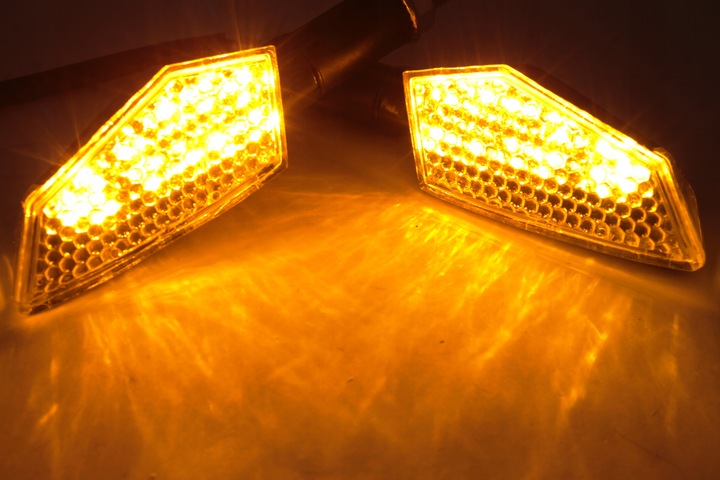 Kierunkowskazy kierunki LED uniwersalne 2 szt