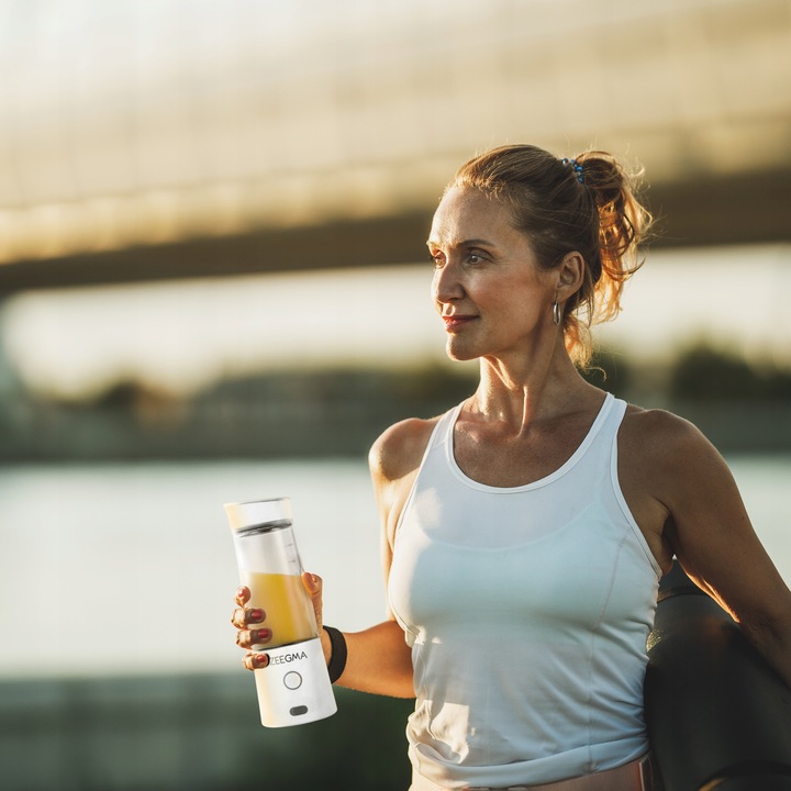 BLENDER BEZPRZEWODOWY KIELICHOWY 450ml 300W BIAŁY zabierz ze sobą! Zeegma