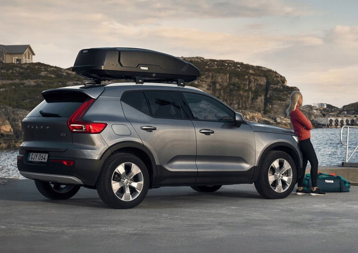 Box dachowy THULE Force XT S black carbon 300L