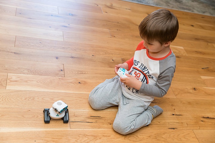 ROBOT INTERAKTYWNY NA ZDALNE STEROWANIE NA PILOT AUTO DLA DZIECI DŹWIĘK LED