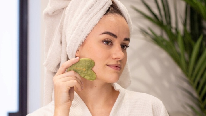 WAŁEK JADEITOWY DO TWARZY ROLLER + PŁYTKA GUA SHA ZESTAW PREZENT ACUS MED