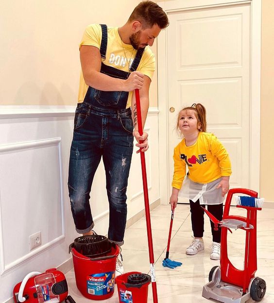 VILEDA WÓZEK DO SPRZĄTANIA Z AKCESORIAMI DLA DZIECI VILEDA DLA DZIECI KLEIN