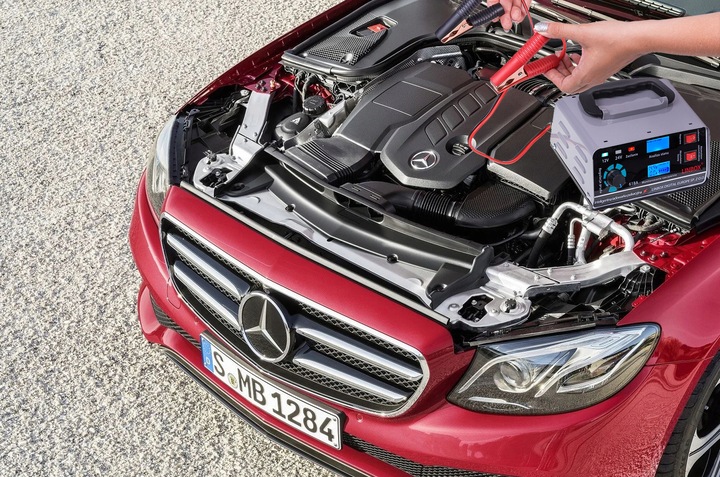 PROSTOWNIK SAMOCHODOWY DO AKUMULATORÓW 24V 12V 30A