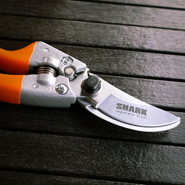 SEKATOR DO GAŁĘZI I KRZEWÓW OGRODOWY SHARK G2 RĘCZNY NOŻYCOWY 20,5 cm lekki