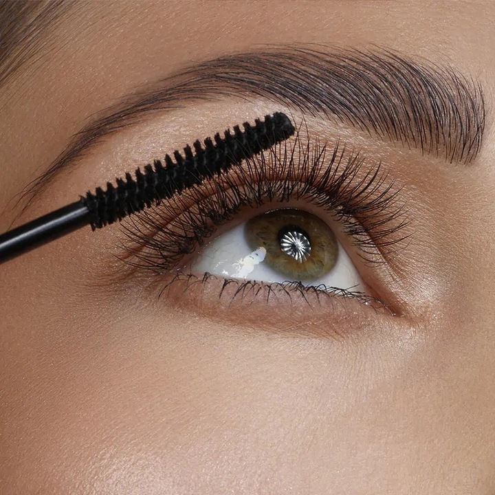 Eveline Tusz Do Rzęs Defining Superthin Z Precyzyjną Szczoteczką