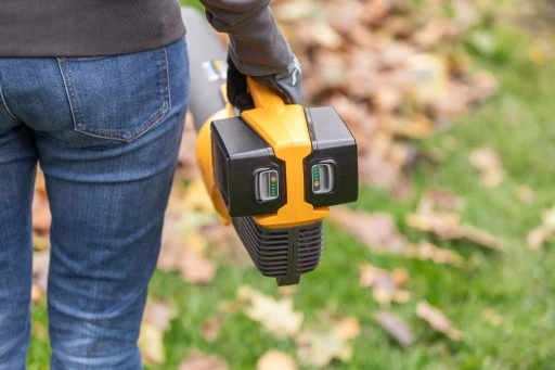 STIGA BL 300E DMUCHAWA AKUMULATOROWA ZESTAW 2X 4 AH 500 W 43 M/S 3 KG