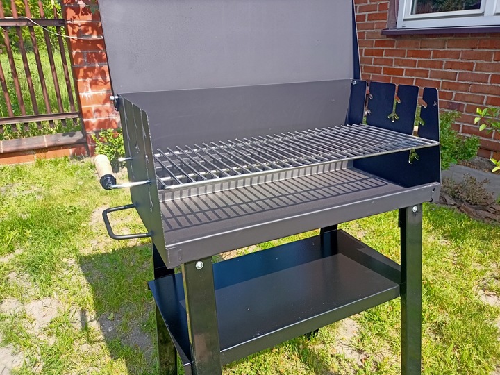 Grill ogrodowy węglowy