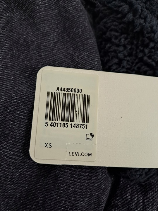 Damska kurtka Levi's dżinsowa z podszewką ze sztucznego futra | R. XS