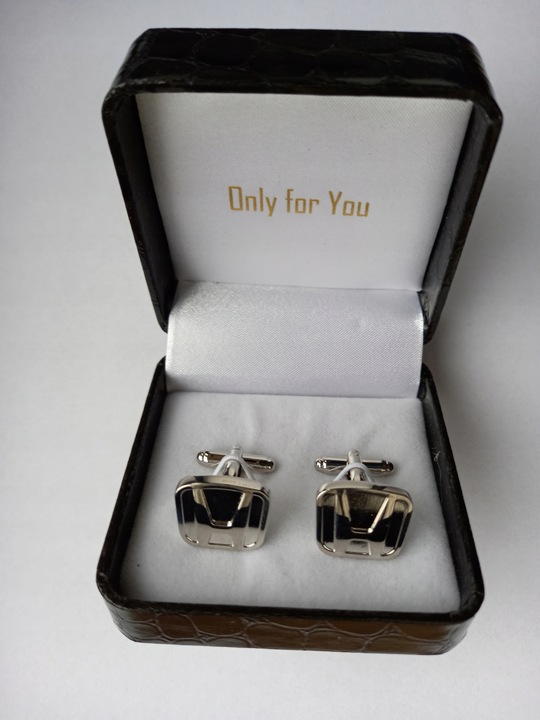 Spinki do mankietów koszul Exciting Srebrne Logo Honda w Etui Szkatułka